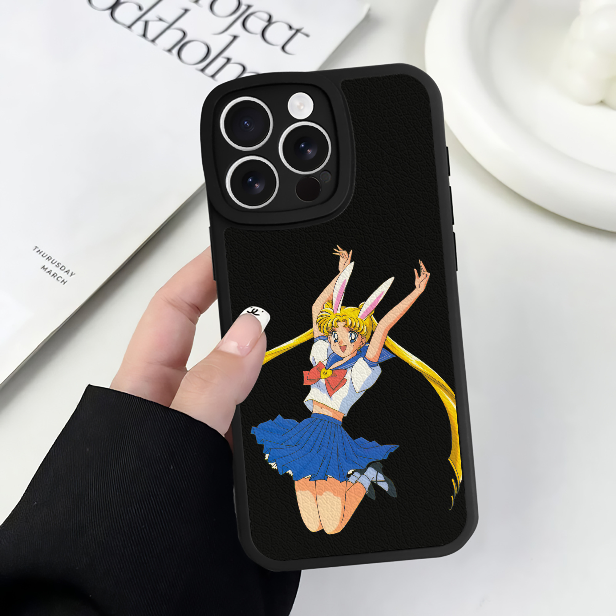 （画像用） 美少女戦士セーラームーン 愛野 美奈子 あいの みなこ Sailor Moon Aino Minako 【iPhone 16シリーズ対応】シリコンスマホケース（レザー調） 材質：シリコン
